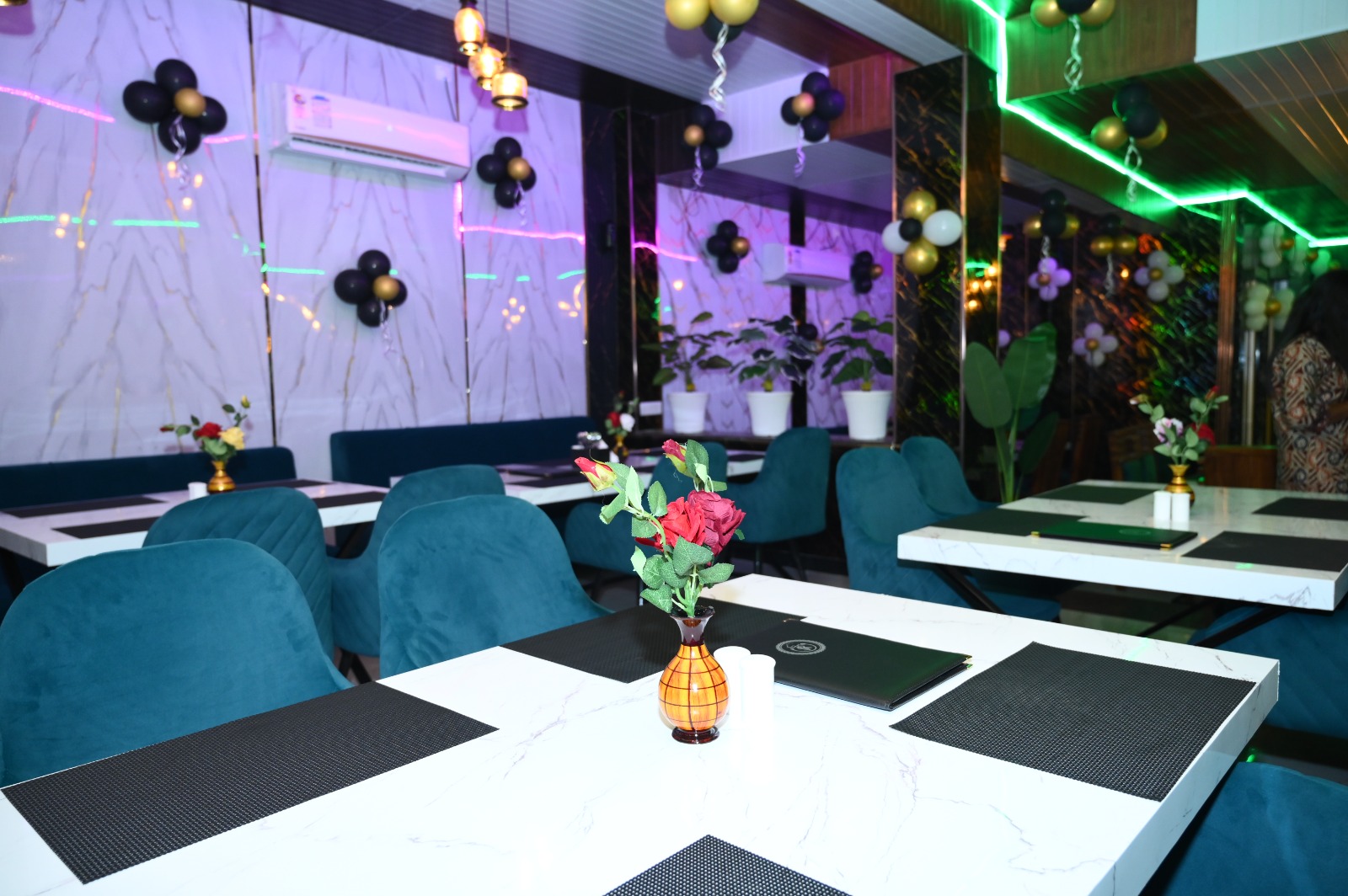 Shreeadi Restaurant Table Arrangement